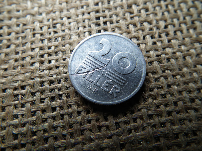 20 fillér 1986 , verdehibás , IAB , Idegen anyag benyomódás , idegenanyag 