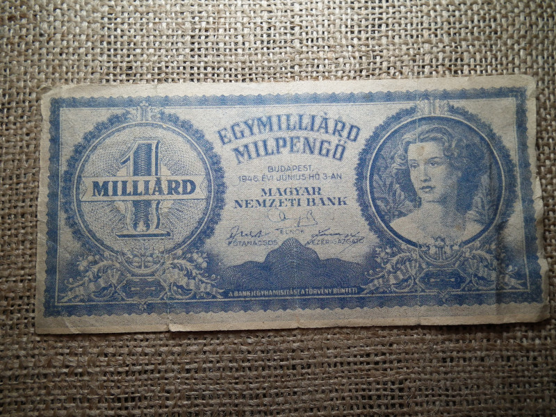 Egymilliárd Milpengő 1946  propaganda bankjegy , hátoldalán  : Szavazz az MDP vezette Népfrontra!  Ritka 