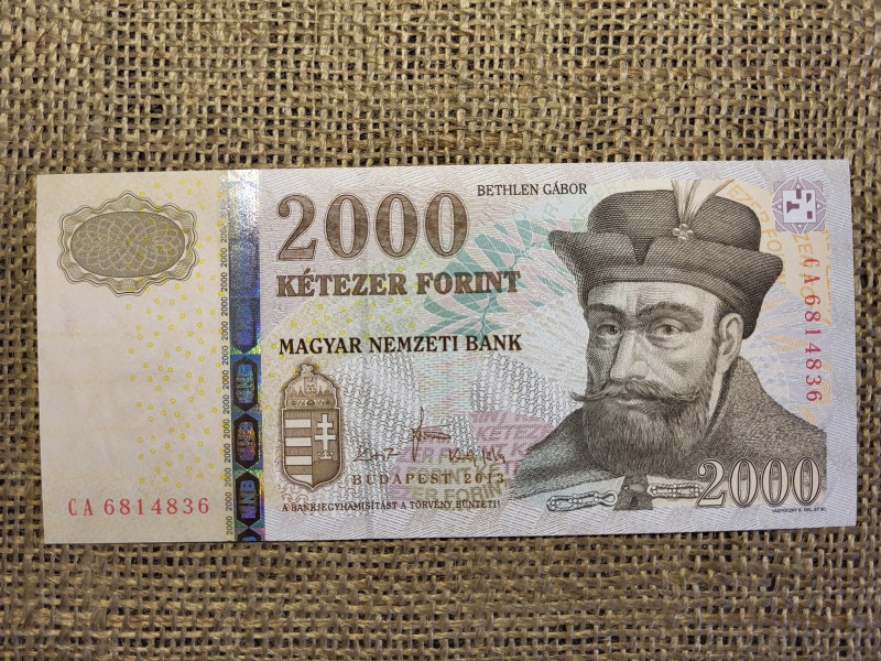 2000 forint 2013 CA UNC