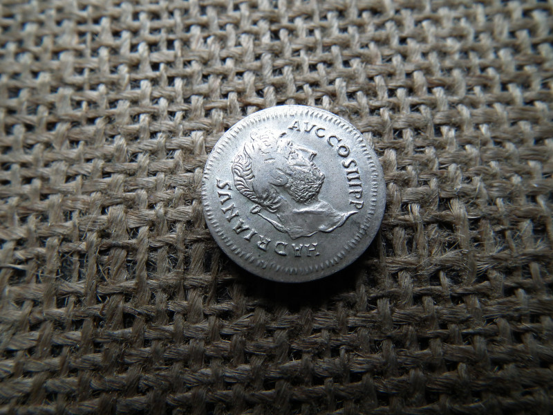 Hadrianus ezüst dénár , ezüst utánveret 