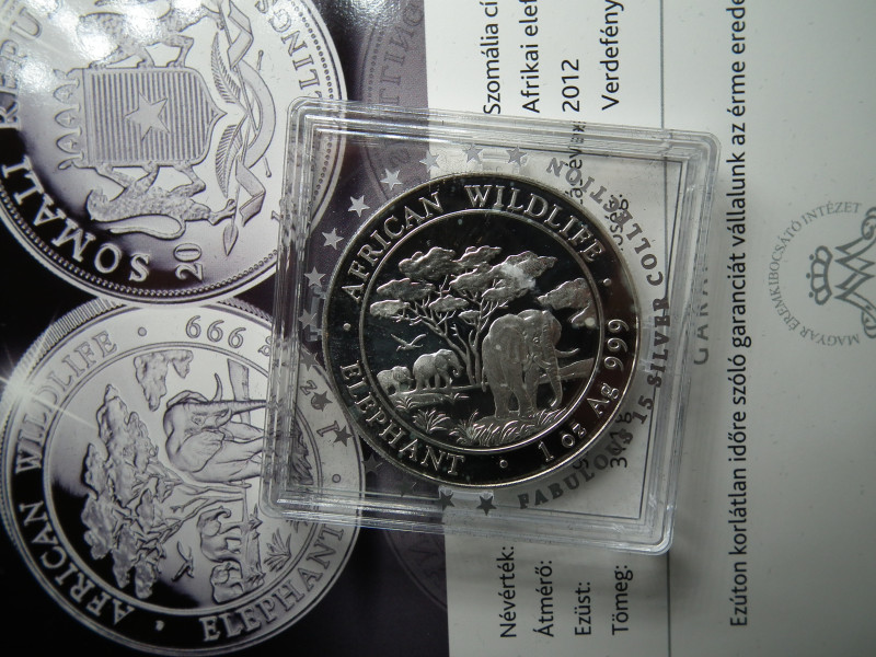 Szomália ezüst 100 shillings 2012 , shilling , Afrikai elefánt , 1 uncia szín !