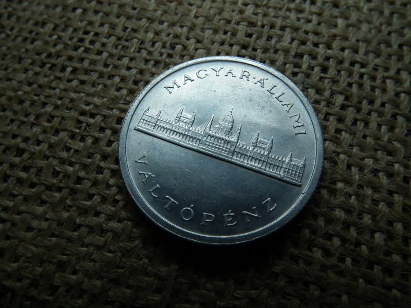 5 pengő 1945 , Parlament 