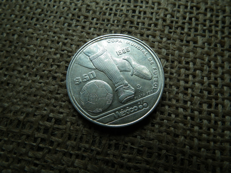 Mexikó , ezüst 50 pesos 1985 , peso , ritkább , Foci 