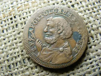 Viterbo Baiocchi 1796, VI. Pius Nagy mellszobor