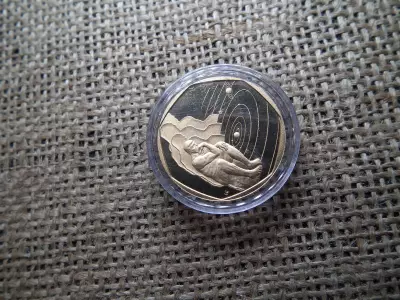 200 forint 2000 PP , gondolkodó 