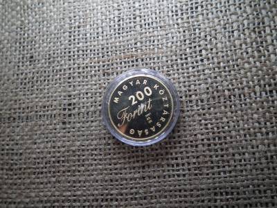 200 forint 2001 PP , János Vitéz , ( kapszula karcos csak ! ) 