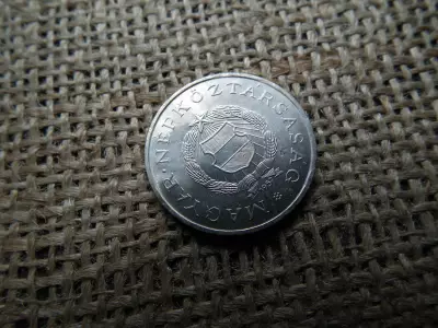 2 forint 1957 , extra állapot ! Idegen anyag benyomódás ! Verdehibás 