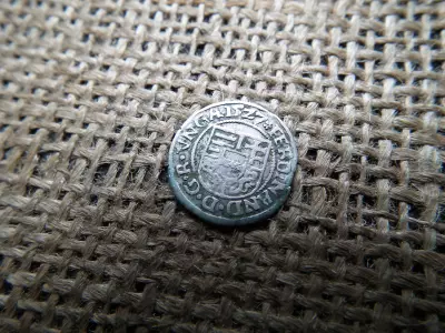 I. Ferdinánd ezüst dénár 1527 KB , Körmöcbánya , denár