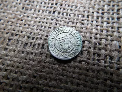 I. Ferdinánd ezüst dénár 1537 KB , Körmöcbánya , denár