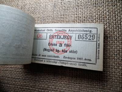 Miskolc , Miskolczi Ortodox Izraelita Anyahitközség ! Értékjegy 3 fillér 1937 , 1/4 kg hús , Orth. ! Ritka köteg ! 97 db sorszámkövető !