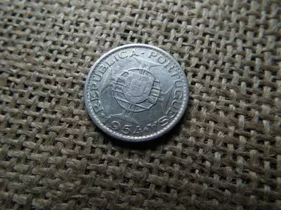 Mozambik ezüst 10 escudos 1954 , escudo 