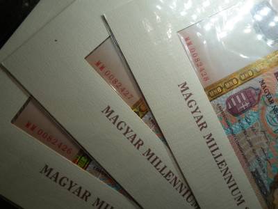2000 forint 2000 , Millennium ! UNC , sorszámkövető ! 3 db 