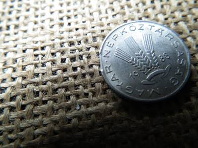 20 fillér 1988  , verdehibás , 2x kicsípett lapka 