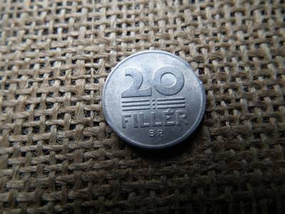 20 fillér 1988  , verdehibás , 2x kicsípett lapka 