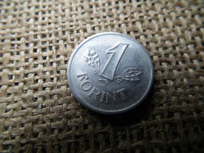 1 forint 1987 , verdehibás , sugaras !  Csillag sugarai nem érik el a búzakalászt