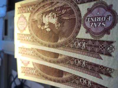 100 forint 1992 , gyönyörű , 3 db sorszámközeli 