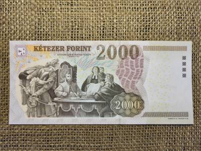 2000 forint 2013 CA UNC