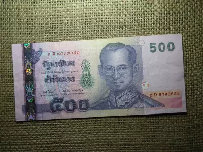 Thaiföld 500 baht 2001 VF , B1