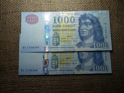 1000 forint 2009 DC  , UNC , 2 db sorszámkövető 