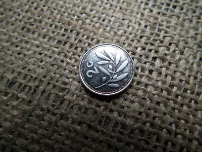 Málta 2 cents 2001 , cent ,   Verdefényes 