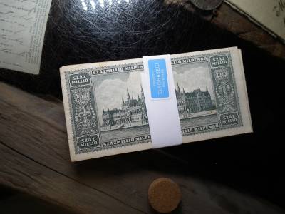 SZÁZMILLIÓ MILPENGŐ 1946 - 8 DARABOS KÖTEG EGYBEN!!! SZÁZMILLIÓ MILPENGŐ 1946 - 8 DARABOS KÖTEG EGYBEN!!!
