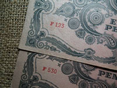 1000 pengő 1945 pár ! Egyenes szárú 3 -as és ovális ! 1000 pengő 1945 pár ! Egyenes szárú 3 -as és ovális !