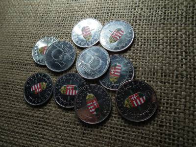 50 forint 2004 EU , festett , ritka ! Verdefényesek ! Ár/db 50 forint 2004 EU , festett , ritka ! Verdefényesek ! Ár/db