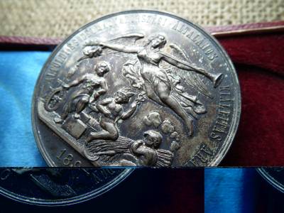 1890 Az érdem jeléül /  Alföldi és Délmagyarországi Általános Kiállítás Aradon , extra , ritka ezüst érem , eredeti doboz ! 