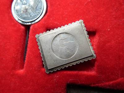 SZOVJET - MAGYAR ŰRREPÜLÉS PLAKETT és JELVÉNY 1980 EZÜST , Interkozmosz , doboz sérült ! Bélyegérem , kitűző 