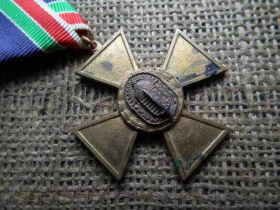 Vitézi Rend bronz Érdemkereszt , zománcozott, fém kitüntetés mellszalagon 